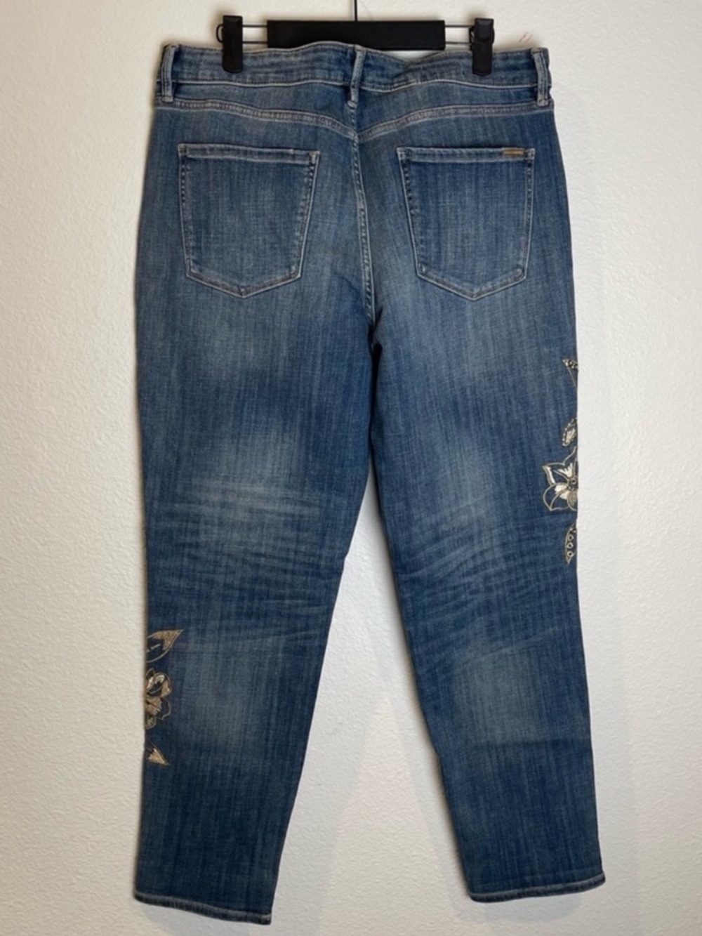 White House Black Market Mid Rise Girlfriend Jeans Gold Floral Embroidered Sz 12 - Picture 2 of 6